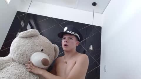 andyfame11 online show from September 30, 9:20 pm