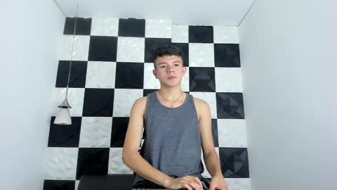 andyfame11 online show from November 14, 7:01 pm