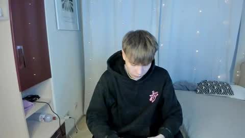 Snapshot of andyjey_ chatting on September 29, 8:02 pm Mandy and Andy online show from September 29, 8:02 pm