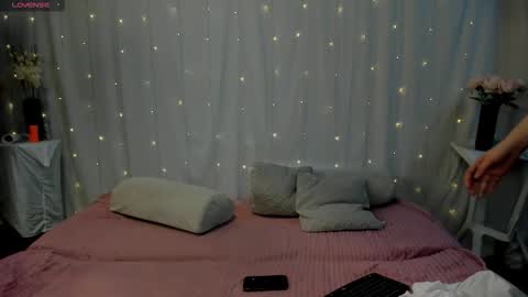 Snapshot of andyjey_ chatting on November 7, 7:14 pm Mandy and Andy online show from November 7, 7:14 pm