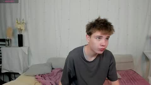 Snapshot of andyjey_ chatting on November 14, 7:45 pm Mandy and Andy online show from November 14, 7:45 pm