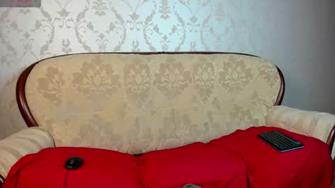 Snapshot of andyjey_ chatting on December 4, 7:11 pm Mandy and Andy online show from December 4, 7:11 pm