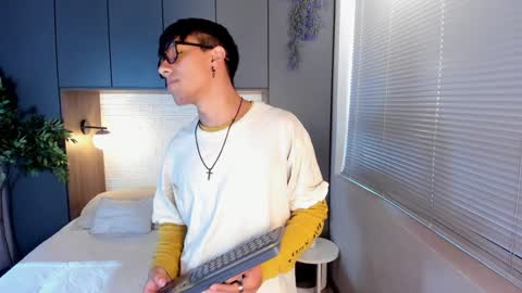 Andy Joy  online show from December 17, 12:00 pm