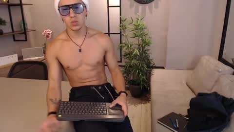 Andy Joy  online show from December 18, 3:11 pm