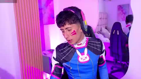 andyjustgame  online show from June 21, 10:56 pm