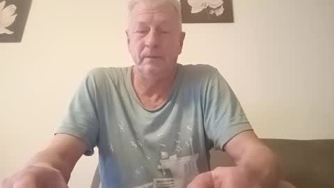 Snapshot of andyk1704 chatting on February 15, 5:07 pm andyk1704 online show from February 15, 5:07 pm