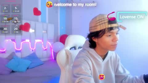 Snapshot of andykings_1 chatting on February 18, 3:24 am Andy Kings online show from February 18, 3:24 am