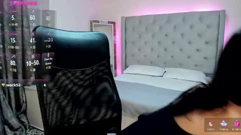 Andrea online show from December 3, 8:28 pm