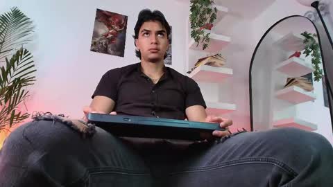 Snapshot of andypalmerr chatting on June 2, 3:36 pm andypalmerr online show from June 2, 3:36 pm