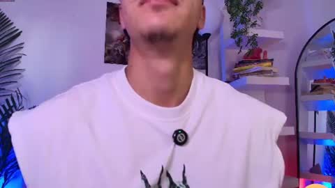 Snapshot of andypalmerr chatting on June 13, 11:41 am andypalmerr online show from June 13, 11:41 am