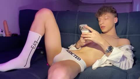 AndyTwinkkk online show from March 17, 2:09 pm