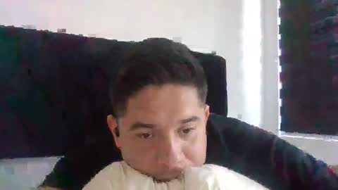 Snapshot of andyzeta10 chatting on December 16, 5:33 pm andyzeta10 online show from December 16, 5:33 pm