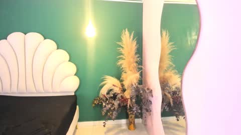 ANEE SAVAL online show from January 14, 3:15 pm
