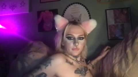 Snapshot of ang3lmorgu3 chatting on December 13, 10:59 pm ang3lmorgu3 online show from December 13, 10:59 pm