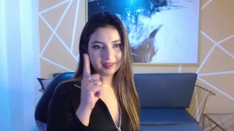 angeel queen  online show from March 30, 1:23 pm