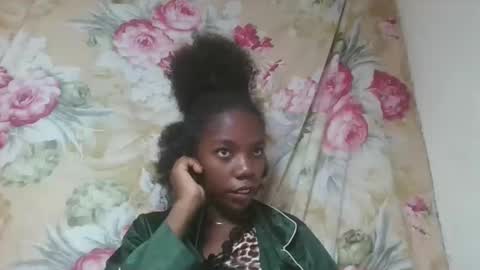 Snapshot of angeeliine chatting on March 15, 2:50 am angeeliine online show from March 15, 2:50 am