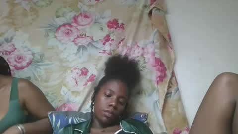 Snapshot of angeeliine chatting on March 18, 2:15 am angeeliine online show from March 18, 2:15 am