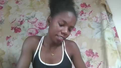 Snapshot of angeeliine chatting on March 18, 6:44 pm angeeliine online show from March 18, 6:44 pm