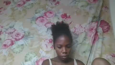 Snapshot of angeeliine chatting on March 24, 3:33 am angeeliine online show from March 24, 3:33 am