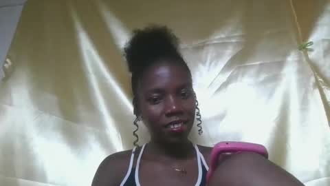 Snapshot of angeeliine chatting on April 2, 7:39 am angeeliine online show from April 2, 7:39 am