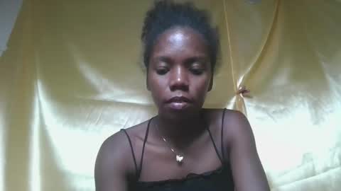 Snapshot of angeeliine chatting on April 9, 7:25 am angeeliine online show from April 9, 7:25 am