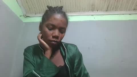 Snapshot of angeeliine chatting on May 9, 9:36 am angeeliine online show from May 9, 9:36 am