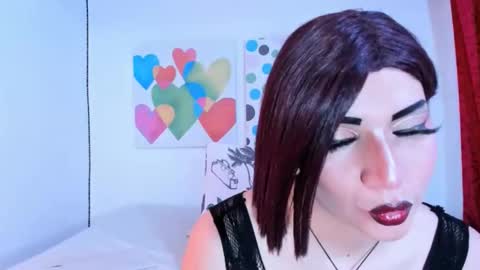 Snapshot of angeelperry chatting on November 10, 12:48 pm AngiePerry online show from November 10, 12:48 pm