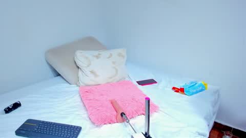 Snapshot of angel_0802 chatting on January 16, 12:12 am ANGELA online show from January 16, 12:12 am