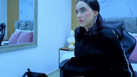 Snapshot of angel__kiss chatting on October 26, 11:38 am angel__kiss online show from October 26, 11:38 am