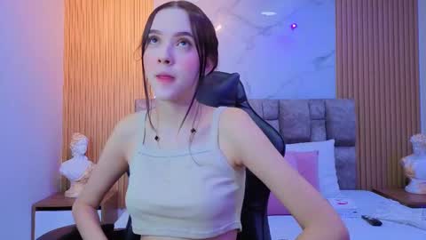 Snapshot of angel__kiss chatting on November 18, 11:25 am angel__kiss online show from November 18, 11:25 am