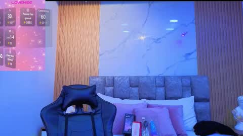 Snapshot of angel__kiss chatting on December 5, 11:08 am angel__kiss online show from December 5, 11:08 am