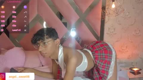   online show from December 4, 9:02 pm