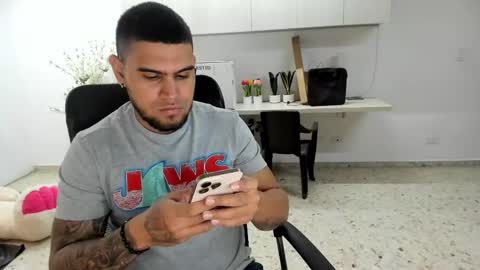 angel__tattoo online show from May 23, 5:28 pm