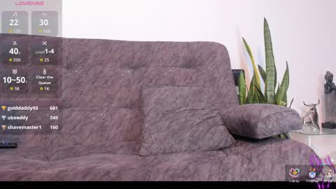 Snapshot of angel_adamx chatting on April 13, 8:42 am Angel online show from April 13, 8:42 am