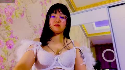 Snapshot of angel_asia_ chatting on March 4, 1:12 am angel_asia_ online show from March 4, 1:12 am