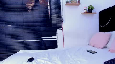 angel_boy0 online show from June 17, 8:43 pm