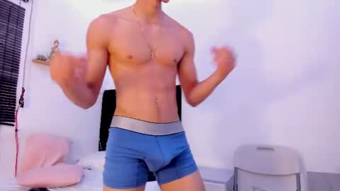 angel_boy0 online show from June 25, 8:24 pm