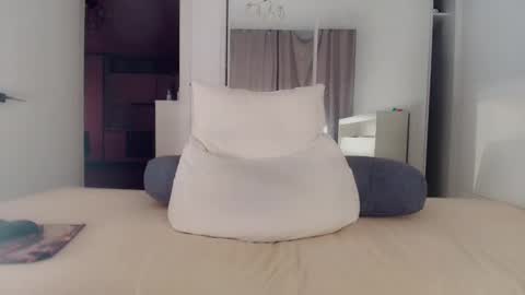 Snapshot of angel_boys chatting on November 7, 12:05 pm Angel boys online show from November 7, 12:05 pm