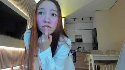 Snapshot of angel_cakee chatting on June 1, 6:53 pm Luluu Chu online show from June 1, 6:53 pm