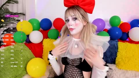Snapshot of angel_claire chatting on April 1, 9:01 pm Claire - be back soon online show from April 1, 9:01 pm