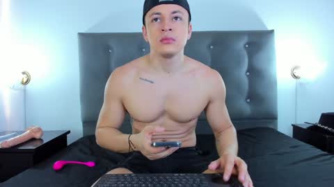 Angel Cuervo online show from December 3, 12:27 pm