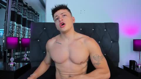 Angel Cuervo online show from December 15, 12:42 pm