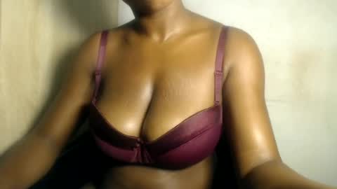 Snapshot of angel_daisyy chatting on June 13, 9:46 pm Daisy online show from June 13, 9:46 pm