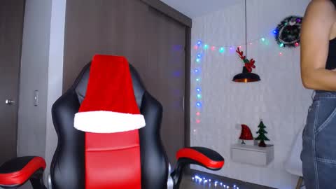 Angel online show from December 4, 5:33 pm