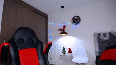 Angel online show from December 23, 8:25 pm