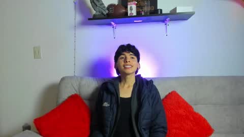 Snapshot of angel_dustt1 chatting on June 8, 8:09 pm angel_dustt1 online show from June 8, 8:09 pm