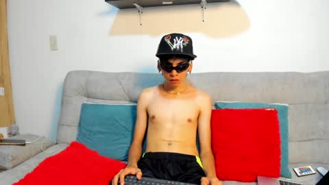 angel_dustt1 online show from June 24, 7:35 pm
