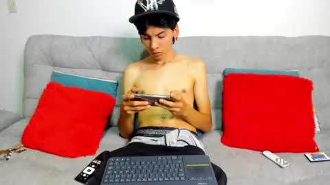 angel_dustt1 online show from June 26, 9:30 pm