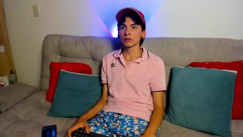 angel_dustt1 online show from July 5, 8:38 pm