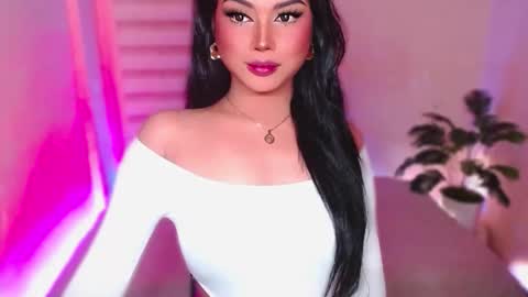 Snapshot of angel_eloaxx chatting on May 23, 2:39 am Angel online show from May 23, 2:39 am